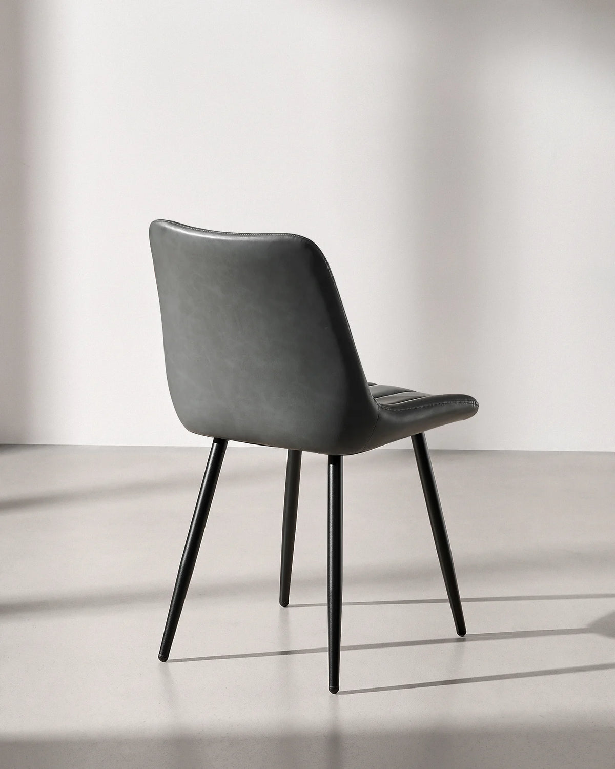 Clair Dining Chairs i Faux Leather
