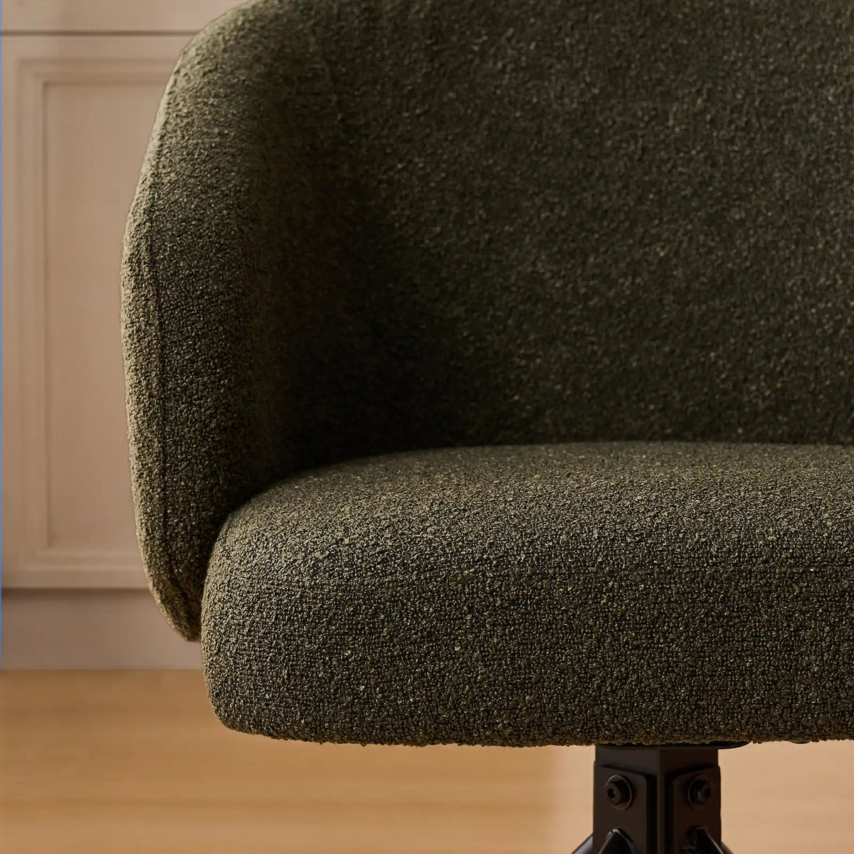 Cleo Bouclé Swivel Chair