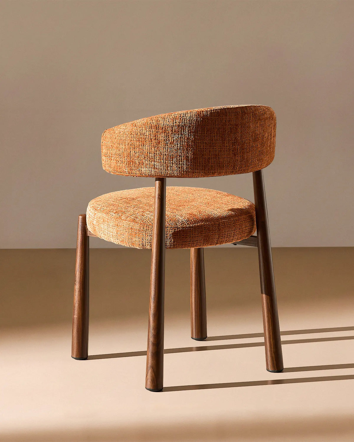 Ansel rostorange Chenille Dining Chair – ryggstödsdesign och bakifrån
