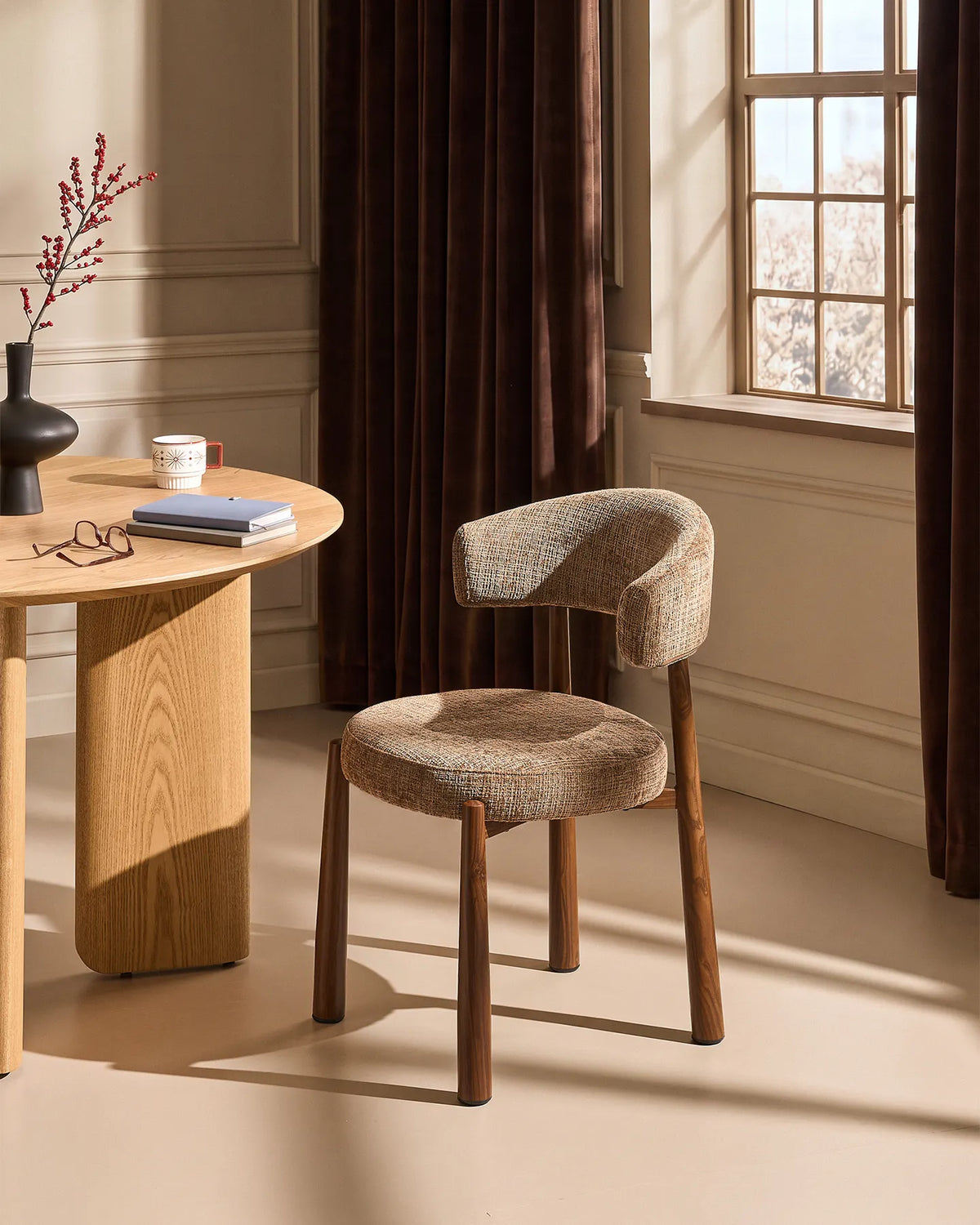 Ansel Taupe Chenille Dining Chair – Diskret elegans och mjuk textur