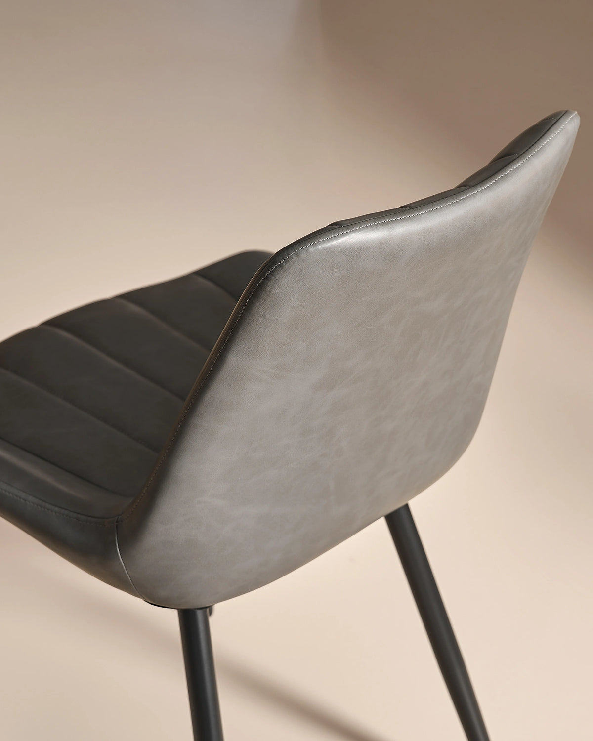 Clair Dining Chairs i Faux Leather