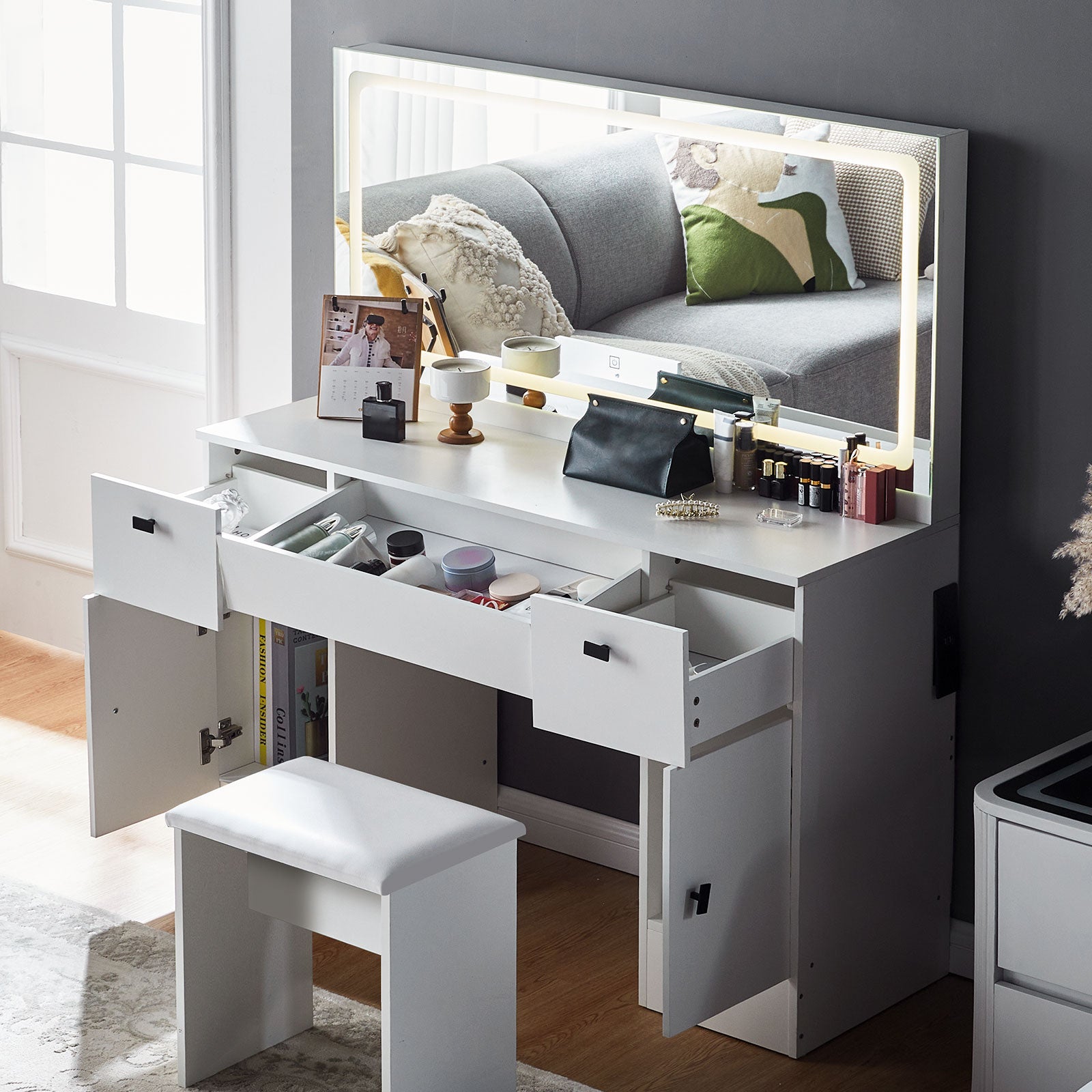 Manor Dressing Table